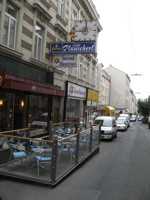 Das Cafe Plauscherl in der Reindorfgasse in 1150 Wien
